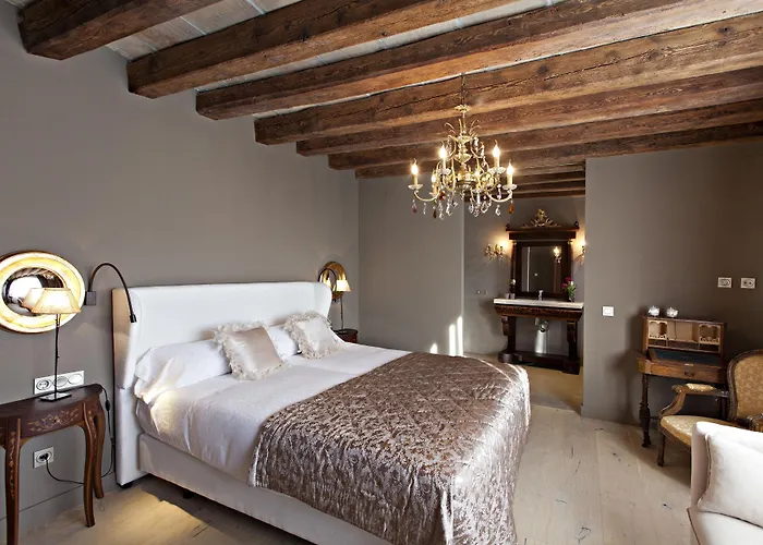 La Vella Farga 4* Lladurs